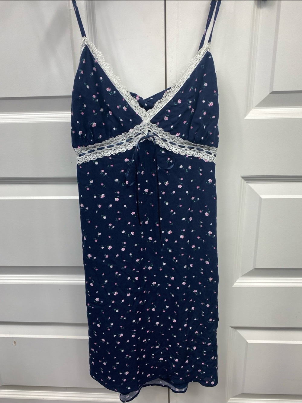 Hollister Slip Dress Small Navy Floral Lace Bow Accent Babydoll Small Open Back
